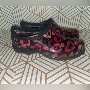 Sloggers Rubber Shoes Women Sz 6 BLACK With HEARTS Paw Print